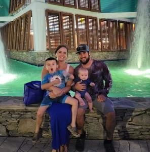 Meet your Posher, Caitlin